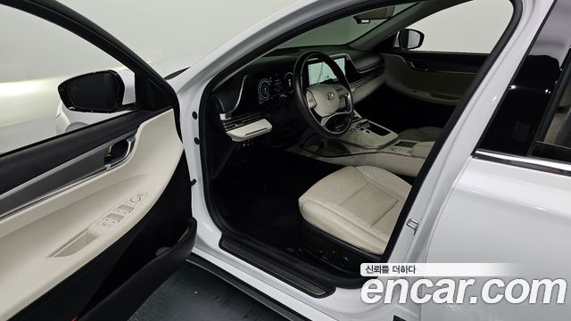Hyundai Grandeur 2023 — photo 13