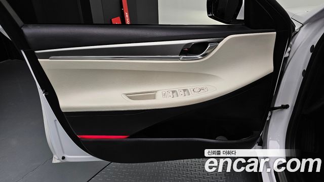 Hyundai Grandeur 2023 — photo 14