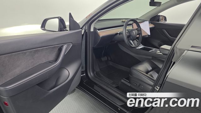 Tesla Model Y 2022 — photo 10