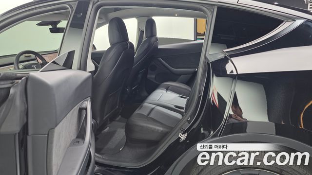 Tesla Model Y 2022 — photo 11