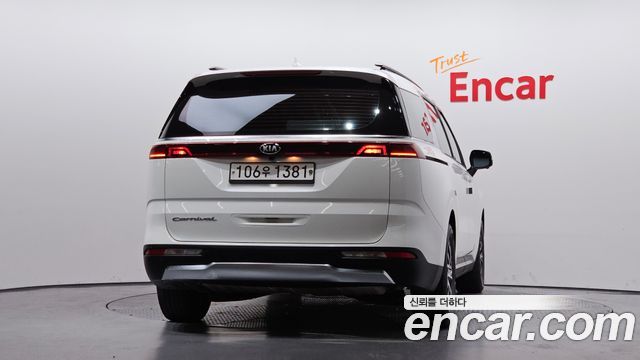 Kia Canival 2021 — photo 4