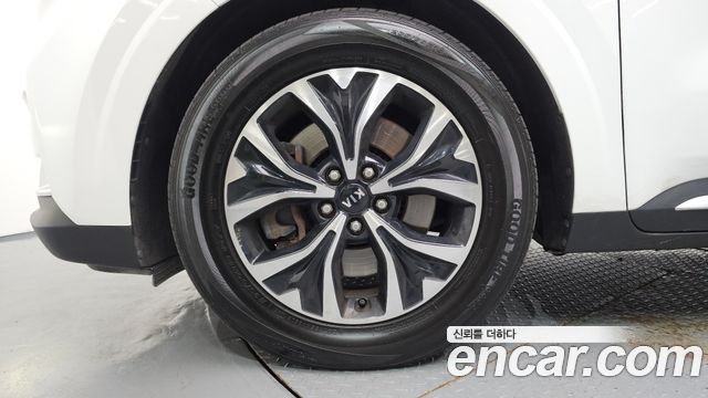 Kia Canival 2021 — photo 5