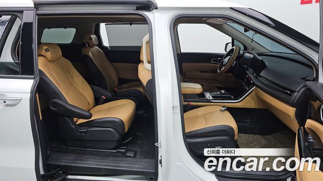 Kia Canival 2021 — photo 17
