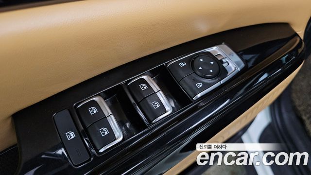 Kia Canival 2021 — photo 23