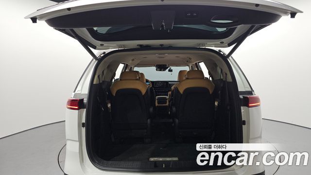 Kia Canival 2021 — photo 26