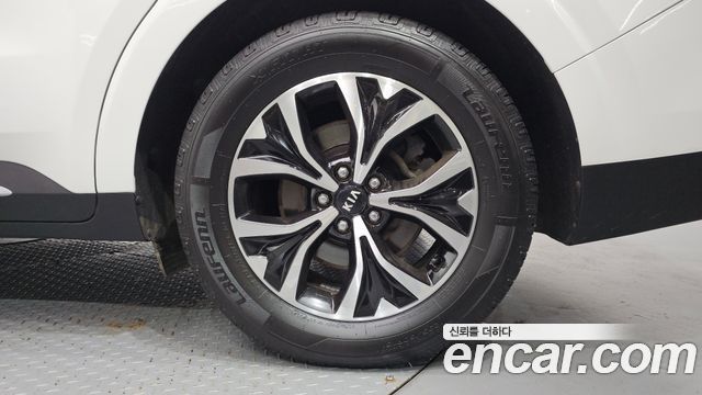 Kia Canival 2021 — photo 7