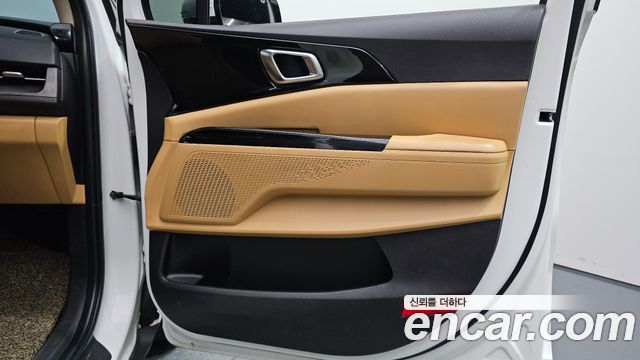 Kia Canival 2021 — photo 14