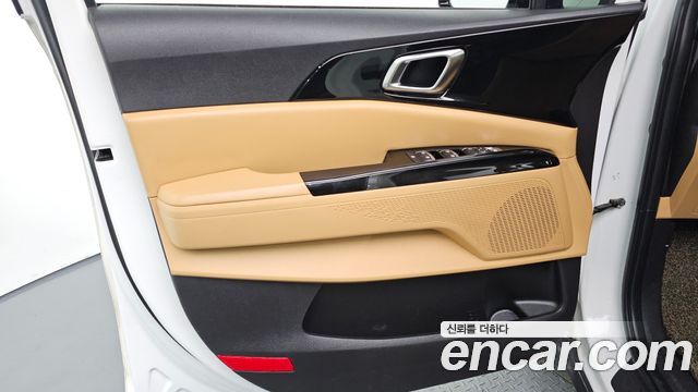 Kia Canival 2021 — photo 15