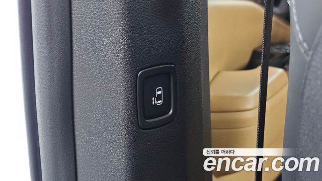 Kia Canival 2021 — photo 27