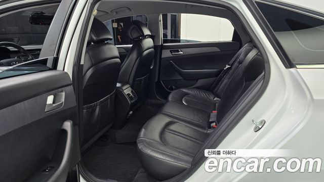 Hyundai Sonata 2017 — photo 18