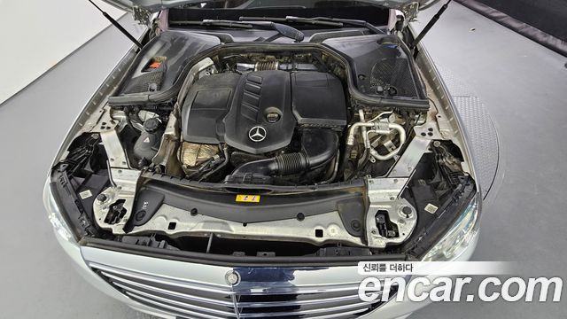 Mercedes-Benz E-Class 2017 — photo 6