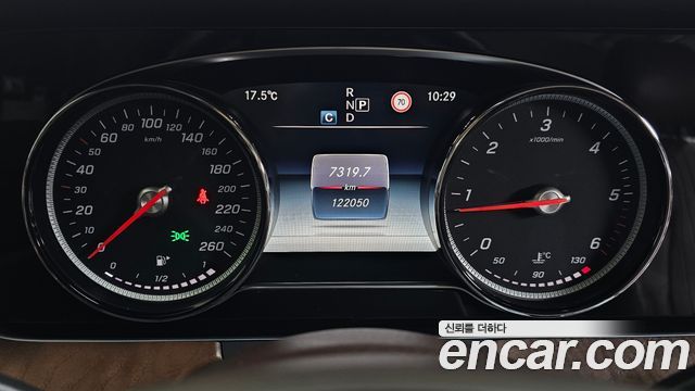 Mercedes-Benz E-Class 2017 — photo 8