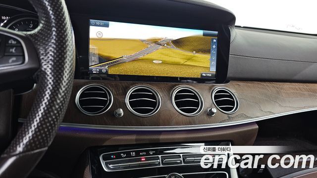 Mercedes-Benz E-Class 2017 — photo 15