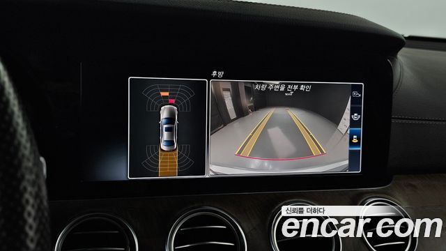 Mercedes-Benz E-Class 2017 — photo 16