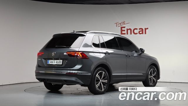 Volkswagen Tiguan 2020 — photo 2