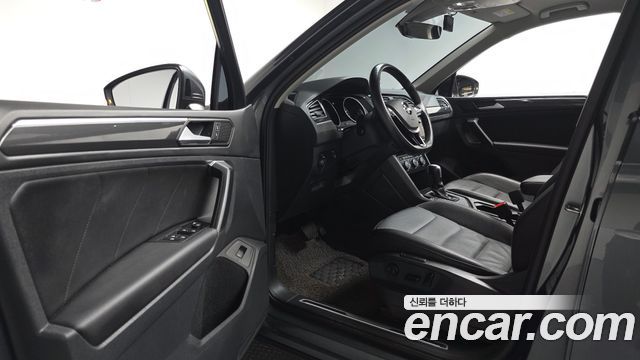 Volkswagen Tiguan 2020 — photo 13