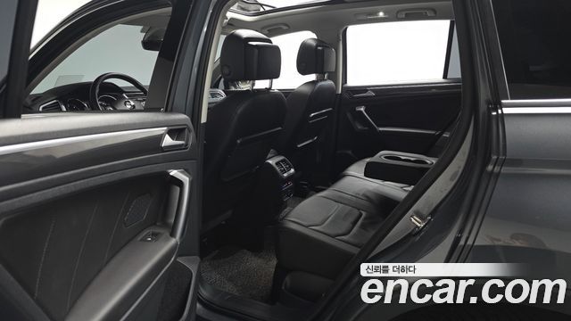 Volkswagen Tiguan 2020 — photo 18