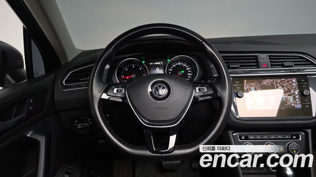 Volkswagen Tiguan 2020 — photo 19