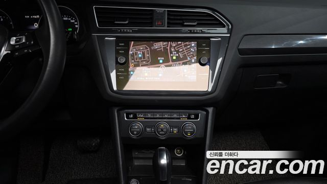 Volkswagen Tiguan 2020 — photo 20