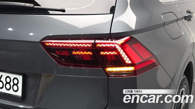 Volkswagen Tiguan 2020 — photo 9