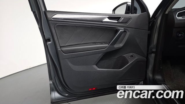 Volkswagen Tiguan 2020 — photo 14