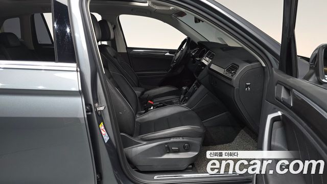Volkswagen Tiguan 2020 — photo 16