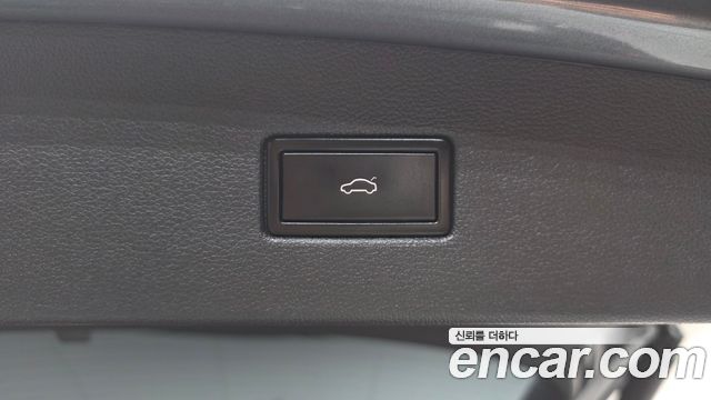 Volkswagen Tiguan 2020 — photo 28