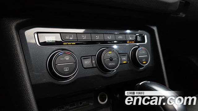 Volkswagen Tiguan 2020 — photo 31