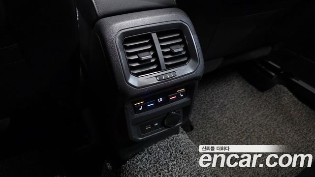 Volkswagen Tiguan 2020 — photo 33