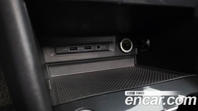 Volkswagen Tiguan 2020 — photo 37