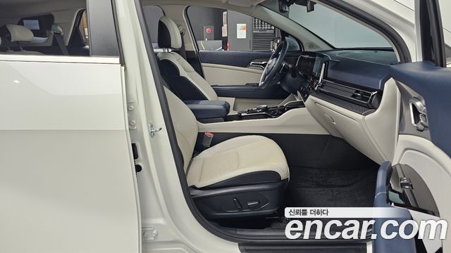 Kia Sportage 2023 — photo 16