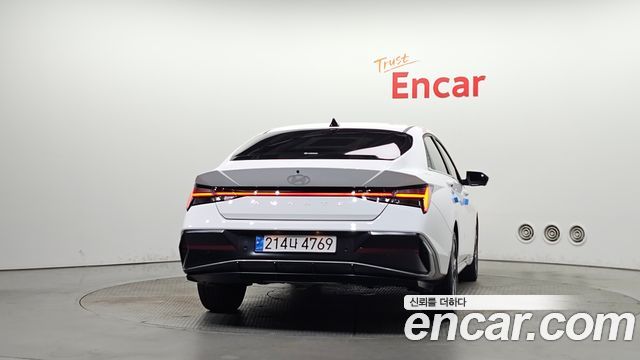 Hyundai AVANTE 2025 — photo 4