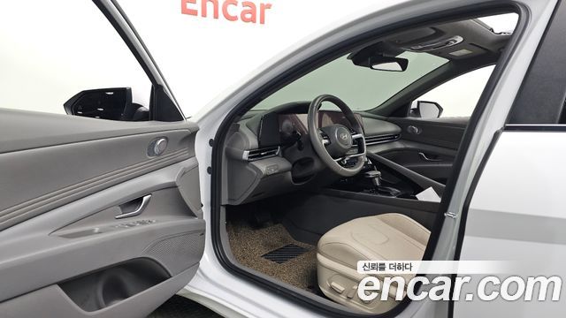 Hyundai AVANTE 2025 — photo 13