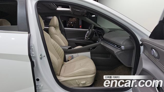 Hyundai AVANTE 2025 — photo 17