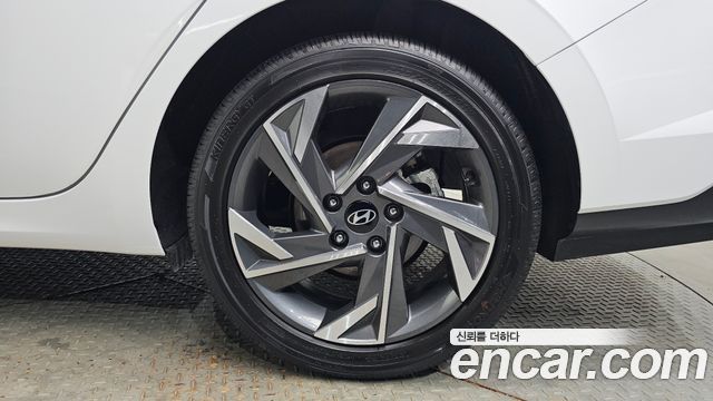 Hyundai AVANTE 2025 — photo 7