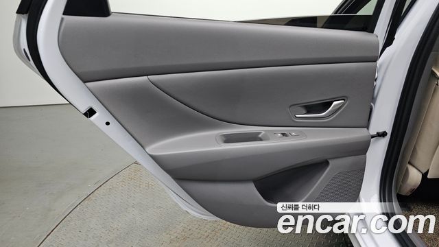 Hyundai AVANTE 2025 — photo 15