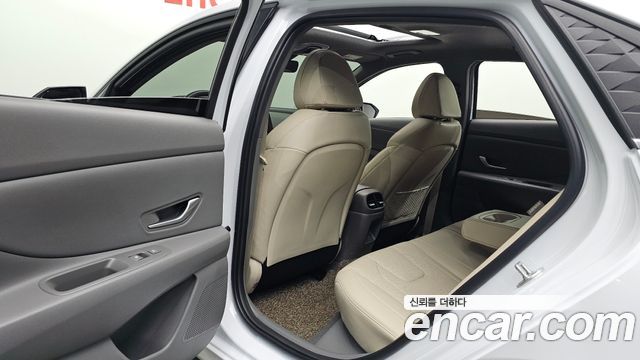 Hyundai AVANTE 2025 — photo 16