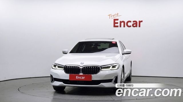 BMW 5-Series 2022 — photo 3