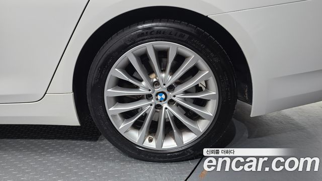 BMW 5-Series 2022 — photo 5