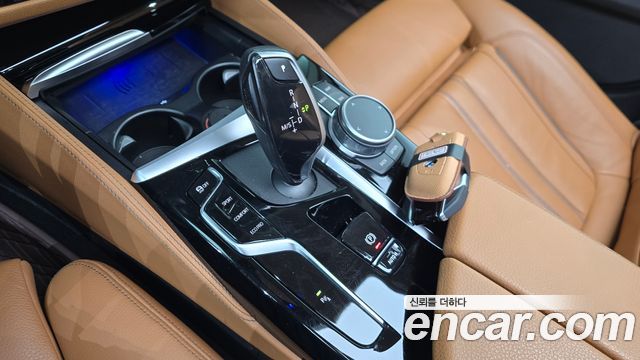 BMW 5-Series 2022 — photo 12