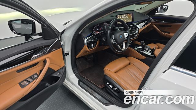 BMW 5-Series 2022 — photo 13