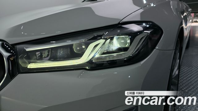 BMW 5-Series 2022 — photo 8