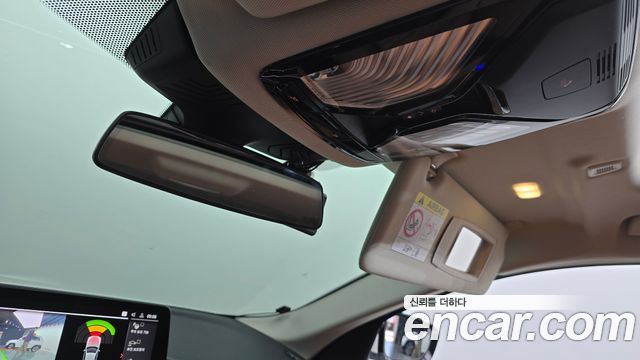 BMW 5-Series 2022 — photo 27