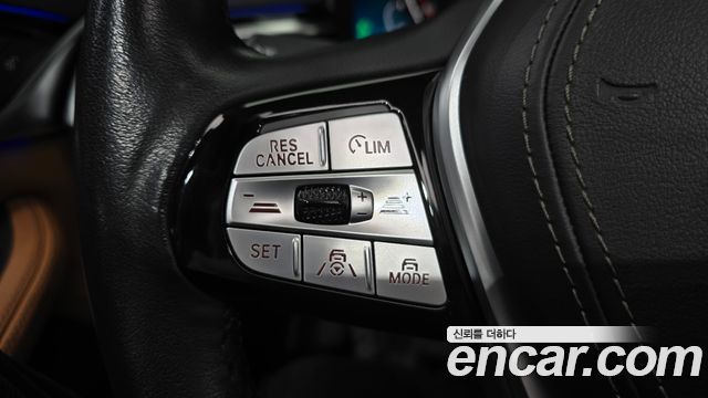 BMW 5-Series 2022 — photo 29