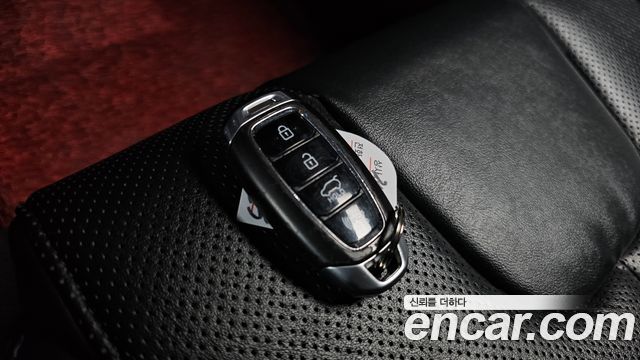 Hyundai Santafe 2019 — photo 23