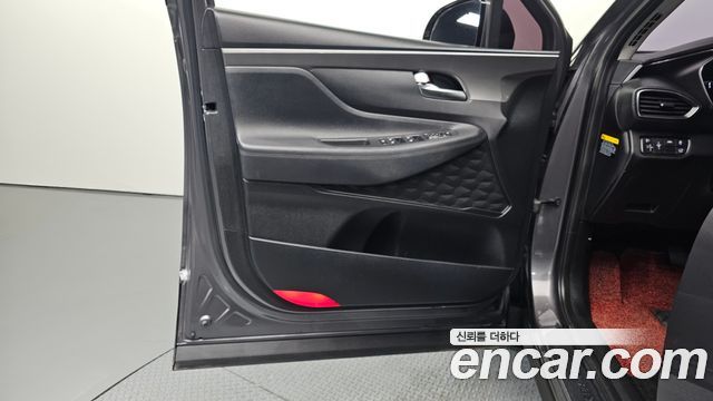 Hyundai Santafe 2019 — photo 14