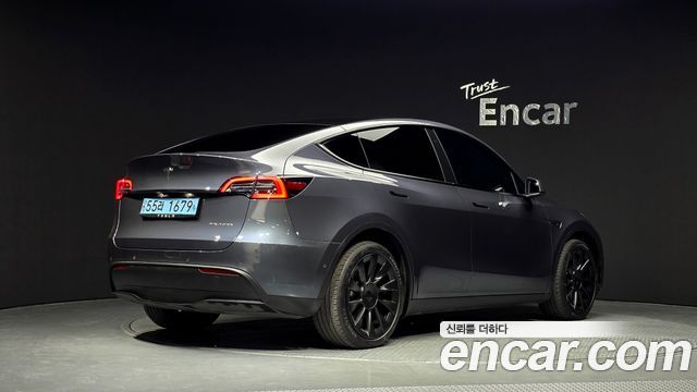 Tesla Model Y 2022 — photo 2