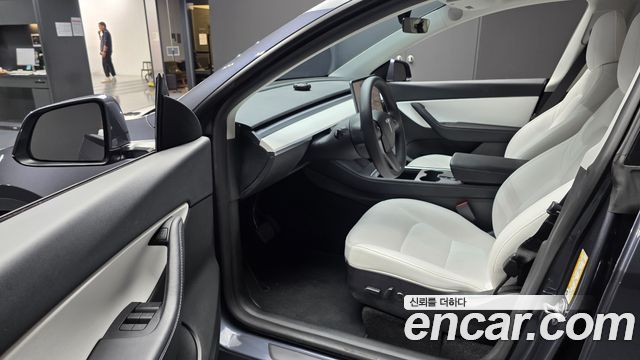 Tesla Model Y 2022 — photo 13