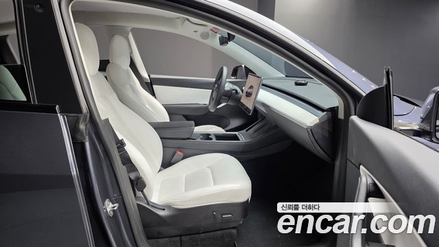 Tesla Model Y 2022 — photo 17