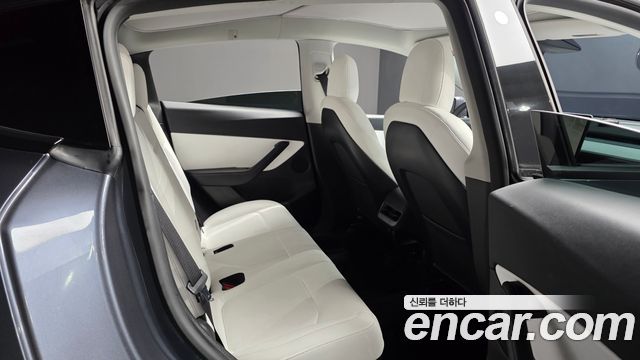 Tesla Model Y 2022 — photo 18